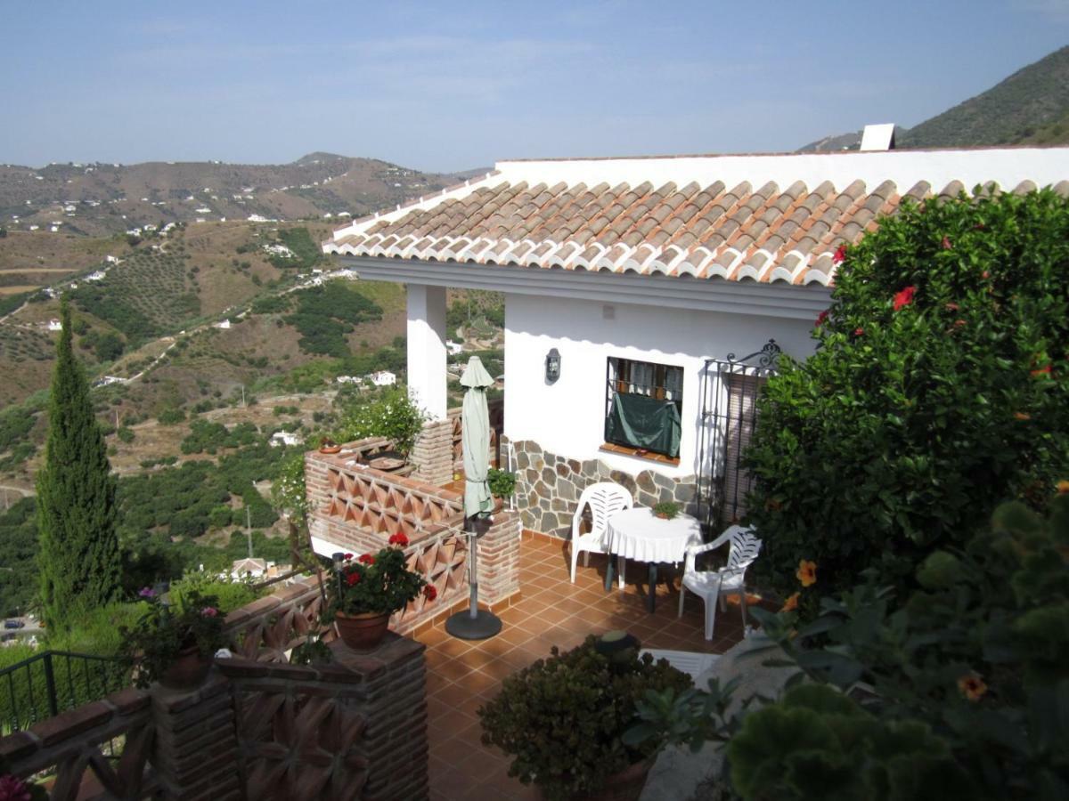 Villa Casa Ana, Fantásticas vistas al pueblo, el mar y la montaña Frigiliana Exterior foto