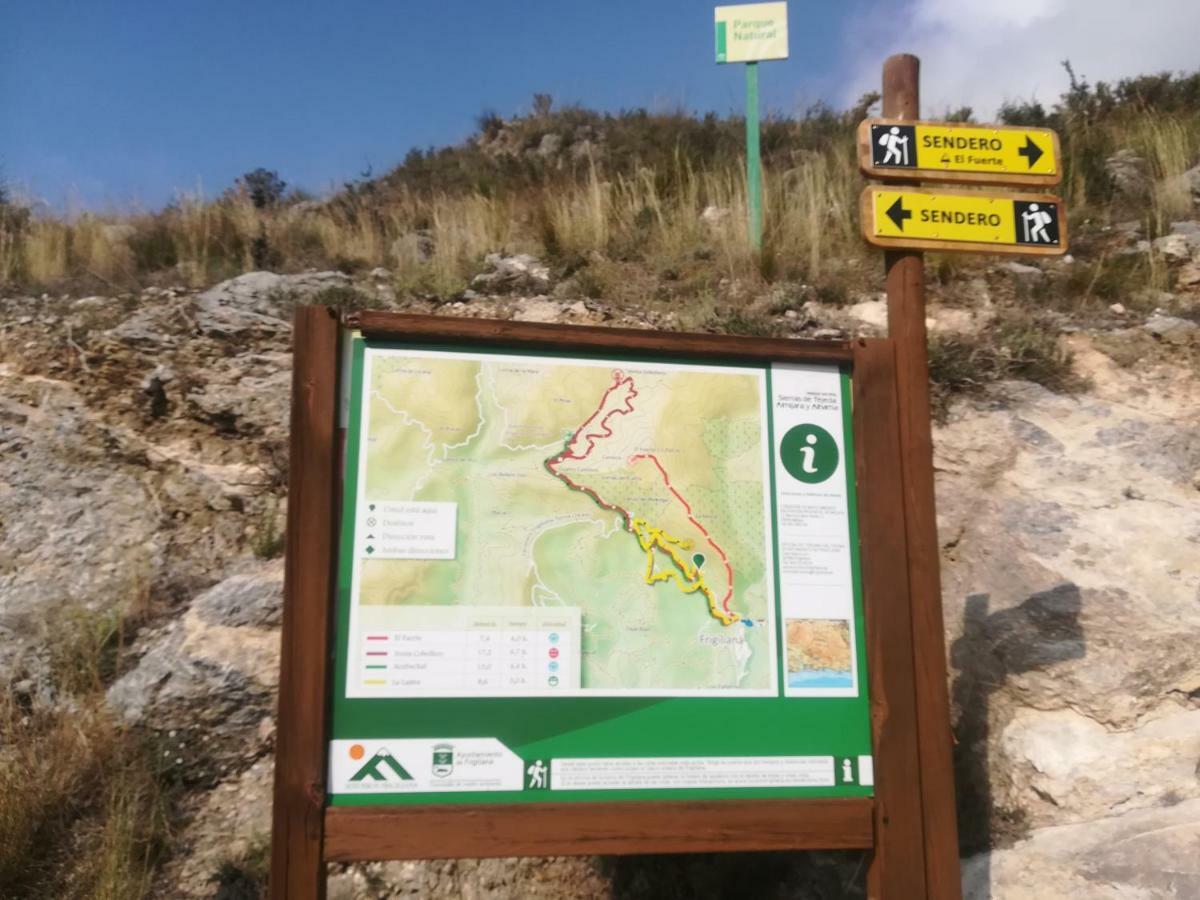 Villa Casa Ana, Fantásticas vistas al pueblo, el mar y la montaña Frigiliana Exterior foto